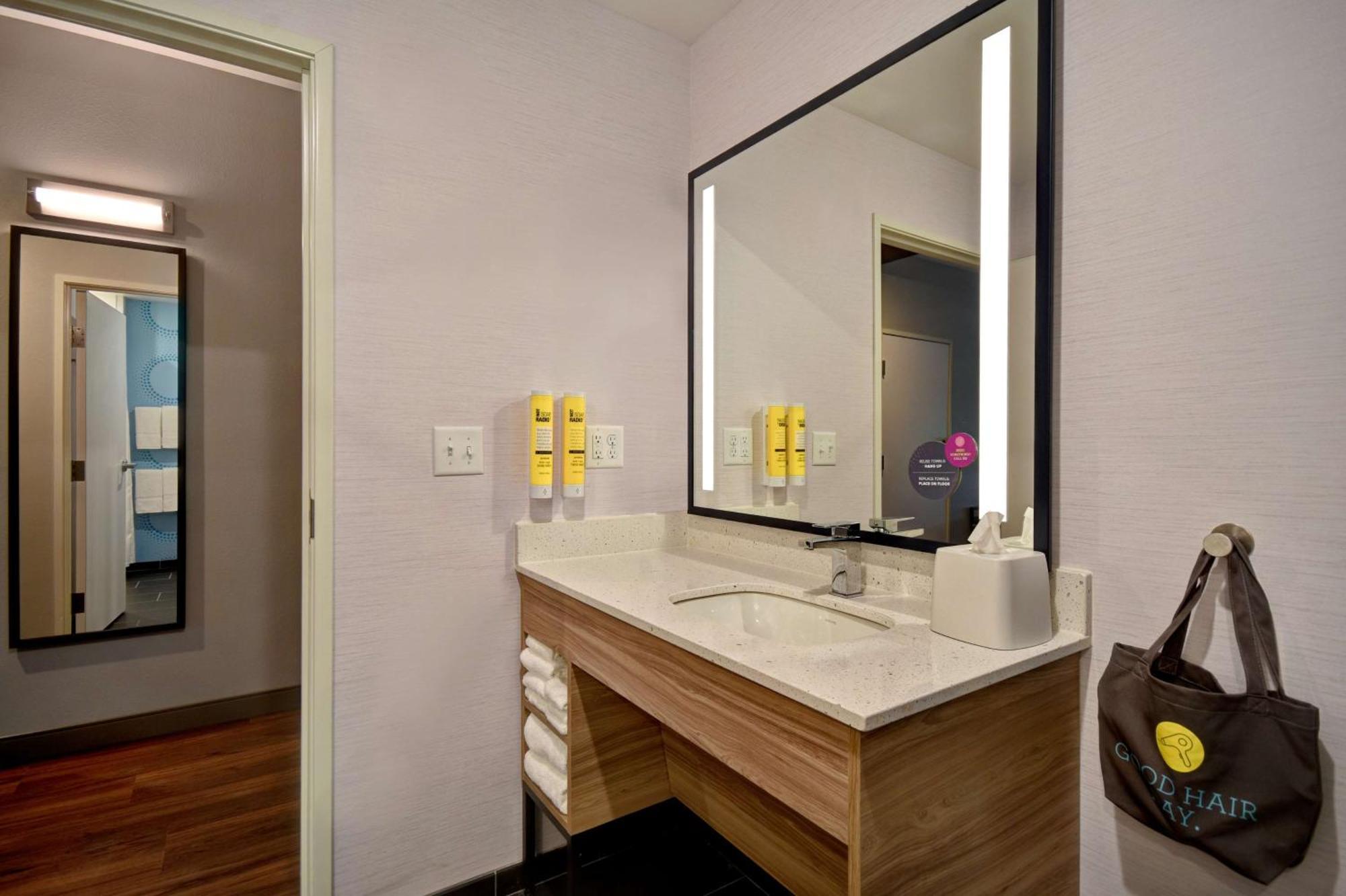 Tru By Hilton Auburn, In Hotel Exterior photo